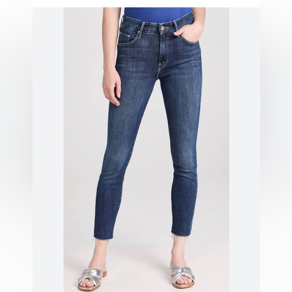 MOTHER Looker Ankle Fray jeans in Girl Crush. Size 28